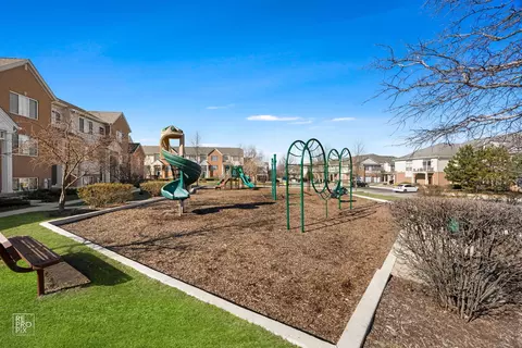 Exterior - 7504 Claridge Dr #E, Bridgeview, IL 60455 photo 3 of 3