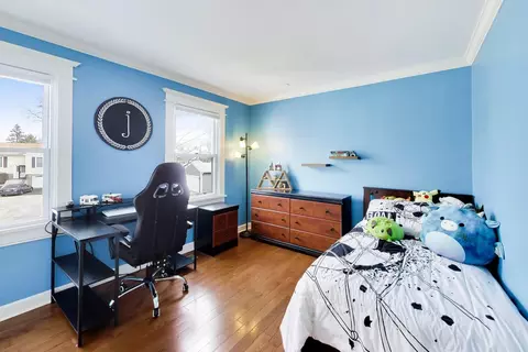 Bedroom - 5083 Chambers Dr, Hoffman Estates, IL 60010 photo 6 of 10