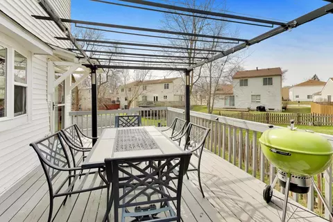 Exterior - 5083 Chambers Dr, Hoffman Estates, IL 60010 photo 4 of 8