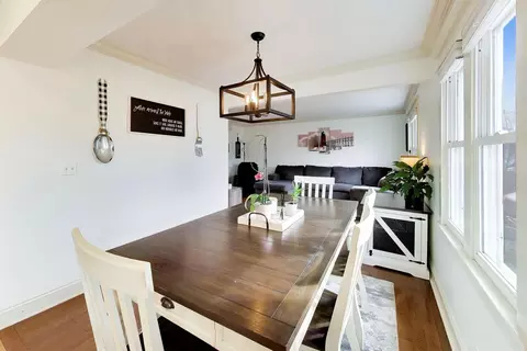 Dining - 5083 Chambers Dr, Hoffman Estates, IL 60010 photo 1 of 1