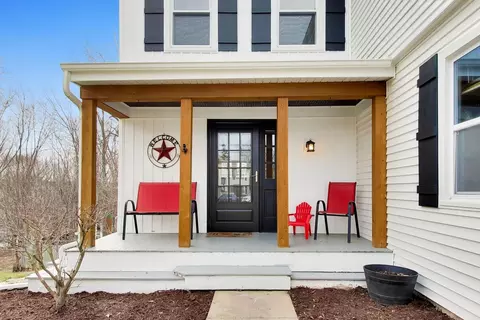 Exterior - 5083 Chambers Dr, Hoffman Estates, IL 60010 photo 2 of 8