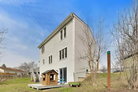 Exterior - 5083 Chambers Dr, Hoffman Estates, IL 60010 photo 7 of 8
