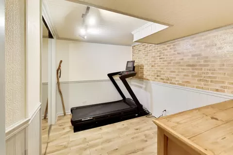 Bedroom - 5083 Chambers Dr, Hoffman Estates, IL 60010 photo 10 of 10
