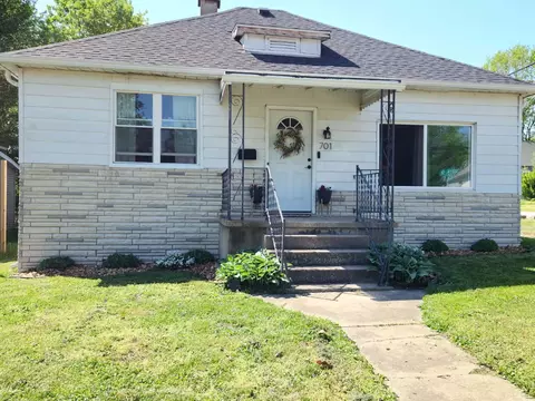 701 S 20th St, Murphysboro, IL 62966