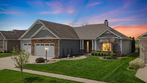 405 Denton Dr, Savoy, IL 61874