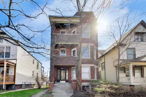 6115 N Hermitage Ave, Chicago, IL 60660