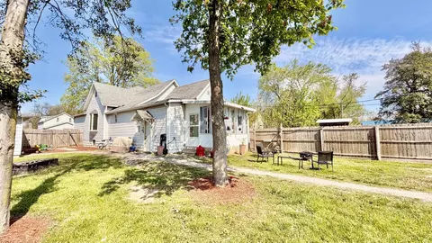 Exterior - 521 S Cherry St, Centralia, IL 62801 photo 2 of 3