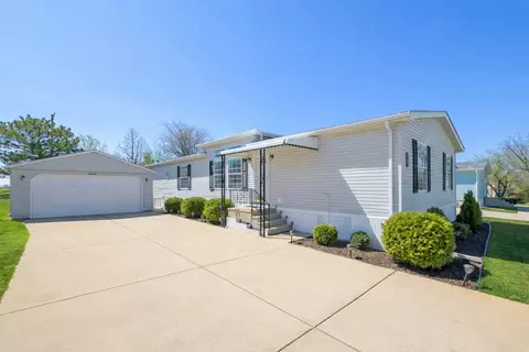 10719 W Butterfield Dr, Frankfort, IL 60423