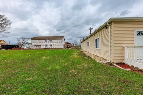 Exterior - 832 E 153 St, Phoenix, IL 60426 photo 2 of 4