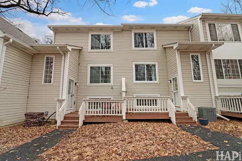 283 W Whispering Oaks Ln, Round Lake, IL 60073