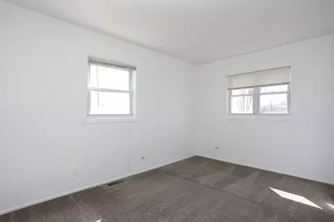 Bedroom - 600 Flagstaff Ln, Hoffman Estates, IL 60169 photo 1 of 6