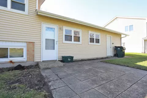 Exterior - 600 Flagstaff Ln, Hoffman Estates, IL 60169 photo 8 of 8