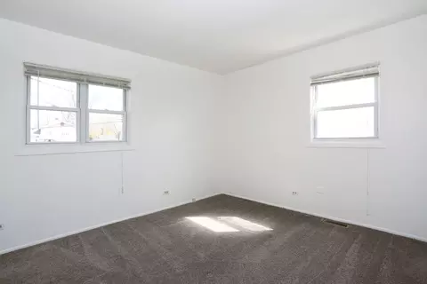 Bedroom - 600 Flagstaff Ln, Hoffman Estates, IL 60169 photo 3 of 6