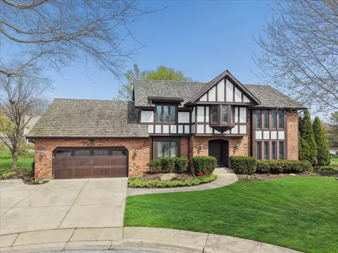 842 Furlong Dr, Libertyville, IL 60048