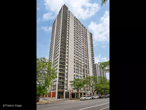 1455 N Sandburg Ter #2905, Chicago, IL 60610