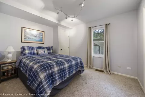 Bedroom - 221 69th St, Darien, IL 60561 photo 1 of 4