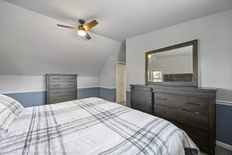 Bedroom - 221 69th St, Darien, IL 60561 photo 3 of 4