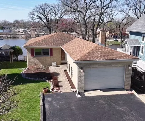 182 Riverside Island Dr, Fox Lake, IL 60020