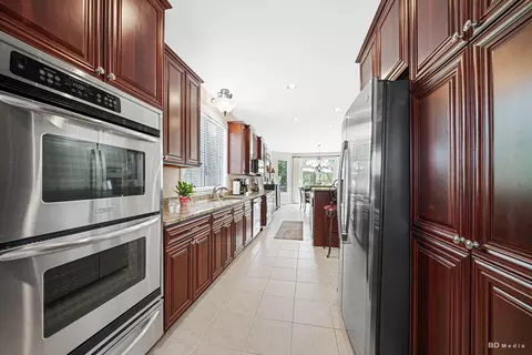 Kitchen - 21359 Saddle Ln, Mokena, IL 60448 photo 5 of 5