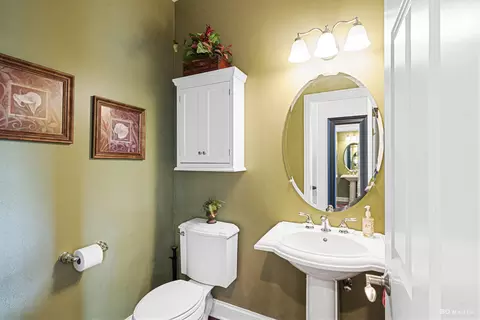 Bath - 21359 Saddle Ln, Mokena, IL 60448 photo 1 of 6