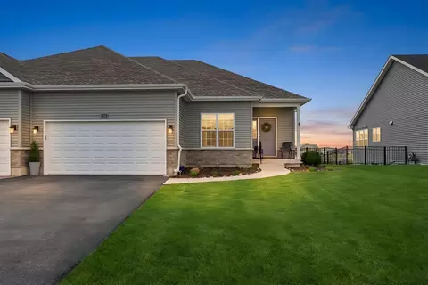2225 Concord Dr, Sycamore, IL 60178