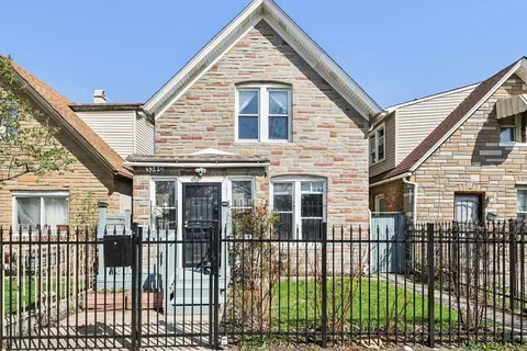 3346 W Iowa St, Chicago, IL 60651