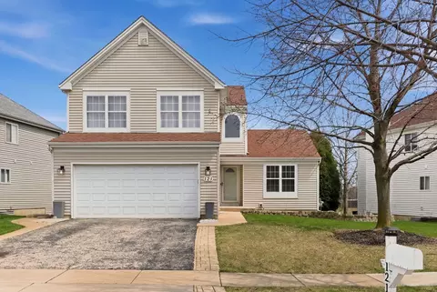 121 Augusta Dr, Streamwood, IL 60107