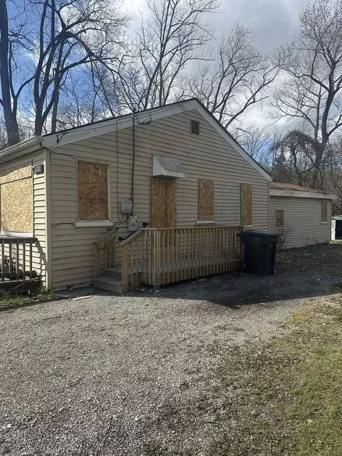 3702 Lincoln Ln E, Robbins, IL 60472 photo 3