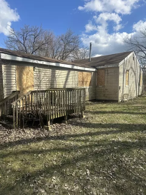 3702 Lincoln Ln E, Robbins, IL 60472 photo 2