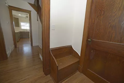 Entry Way - 905 E Center St, Ottawa, IL 61350 photo 1 of 3
