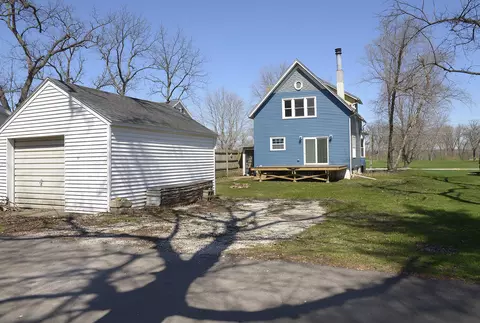 Exterior - 905 E Center St, Ottawa, IL 61350 photo 5 of 7
