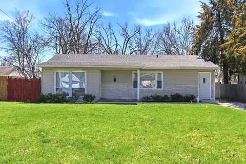 117 Hook Rd, Carpentersville, IL 60110
