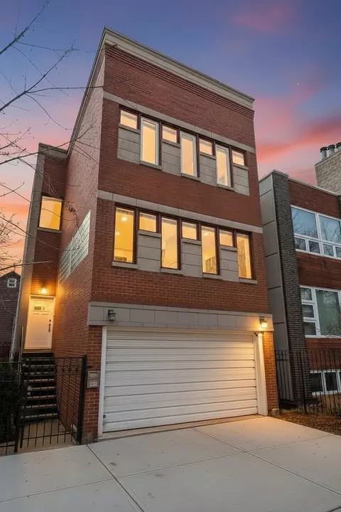 1527 W Pearson St, Chicago, IL 60642