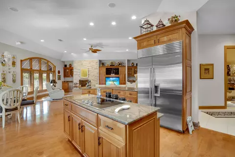 Kitchen - 61 Overlook Dr, Golf, IL 60029 photo 4 of 4