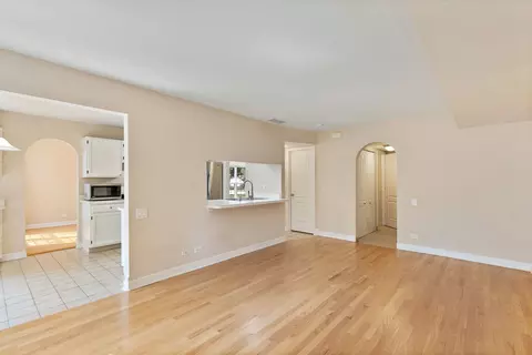 Living - 1415 Diamond Dr, Hoffman Estates, IL 60192 photo 4 of 4