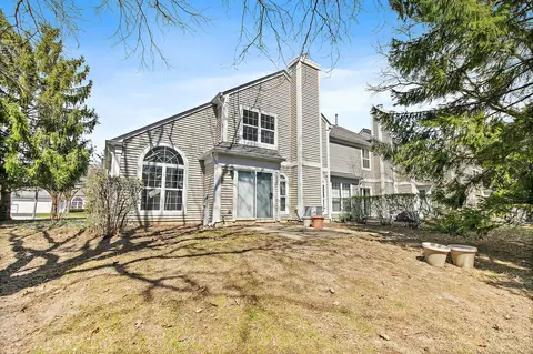 Exterior - 1415 Diamond Dr, Hoffman Estates, IL 60192 photo 3 of 4