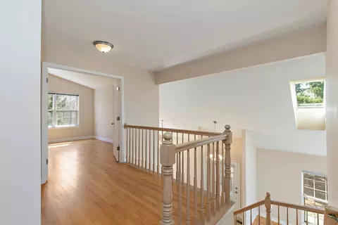 Entry Way - 1415 Diamond Dr, Hoffman Estates, IL 60192 photo 3 of 3