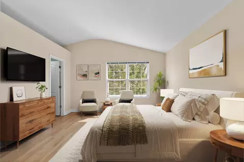 Bedroom - 1415 Diamond Dr, Hoffman Estates, IL 60192 photo 1 of 4