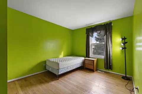 Bedroom - 1580 Riverwood Dr, Algonquin, IL 60102 photo 2 of 3