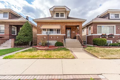 2710 Oak Park Ave, Berwyn, IL 60402