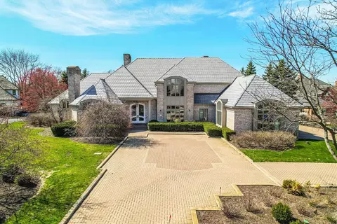 140 Braymore Ct, Inverness, IL 60010