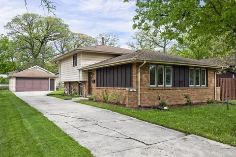 15040 Kenton Ave, Midlothian, IL 60445