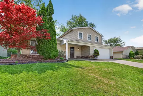 525 Revere Ave, Westmont, IL 60559