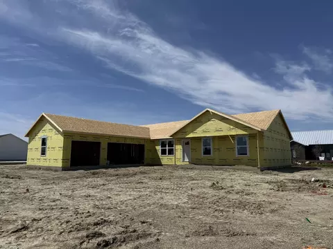 407 Jerin Dr, Fisher, IL 61843