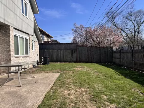 Exterior - 9848 S Beverly Ave, Chicago, IL 60643 photo 3 of 11