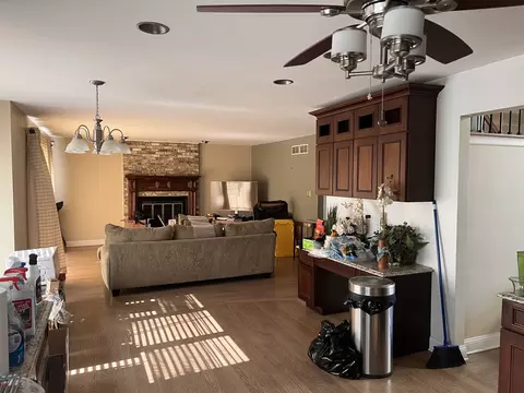 Living - 9848 S Beverly Ave, Chicago, IL 60643 photo 2 of 4
