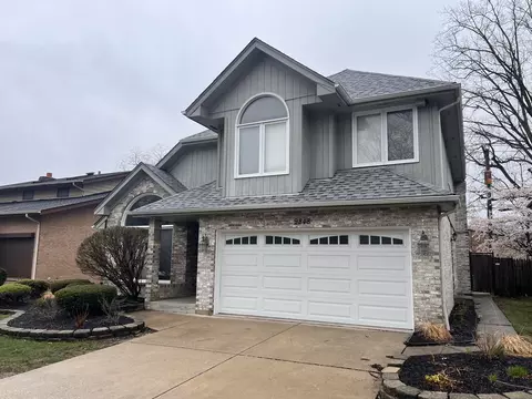 Exterior - 9848 S Beverly Ave, Chicago, IL 60643 photo 10 of 11