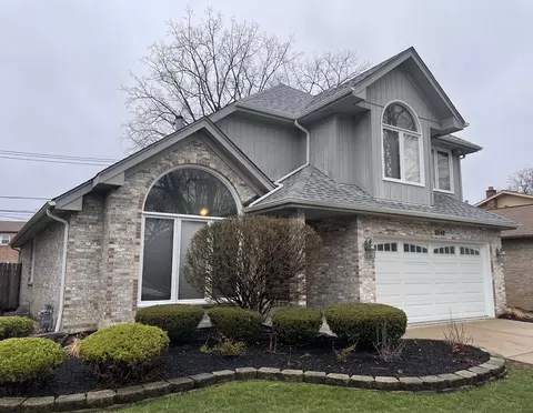 Exterior - 9848 S Beverly Ave, Chicago, IL 60643 photo 6 of 11