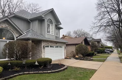 Exterior - 9848 S Beverly Ave, Chicago, IL 60643 photo 8 of 11