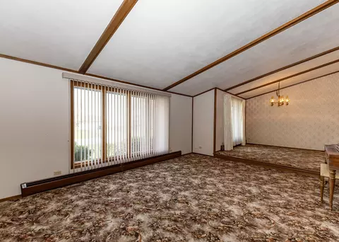 Living - 420 Margaret St, Atkinson, IL 61235 photo 1 of 3